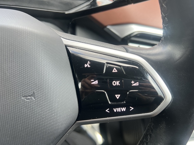 Volkswagen ID.4 Pure 52kWh Life SUV 5dr Electric Auto (148 ps) | 1 FORMER KEEPER| VAT Q - U10840