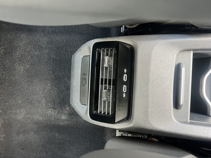 Volkswagen ID.4 Pure 52kWh Life SUV 5dr Electric Auto (148 ps) | 1 FORMER KEEPER| VAT Q - U10840