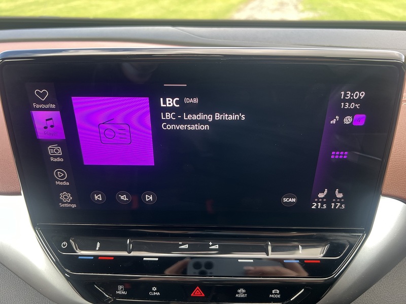 Volkswagen ID.4 Pure 52kWh Life SUV 5dr Electric Auto (148 ps) | 1 FORMER KEEPER| VAT Q - U10840