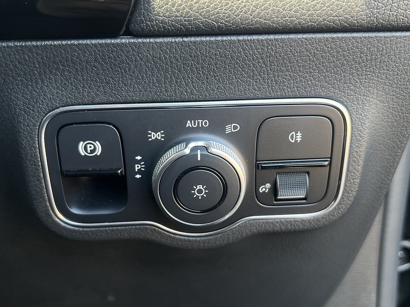 Mercedes-Benz B Class 1.3 B200 AMG Line Edition (Premium Plus) 5dr Petrol 7G-DCT Euro 6 (s/s) (163 ps) - U10842