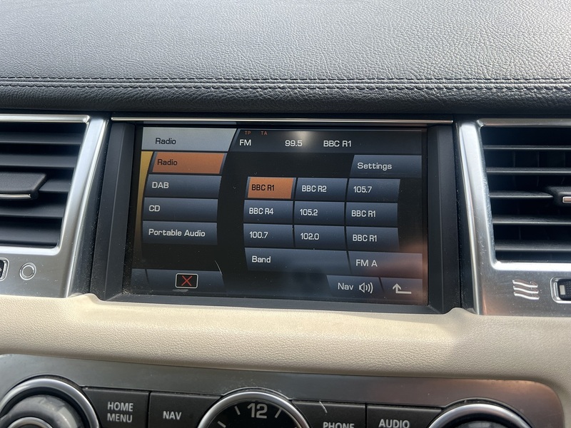 Land Rover Range Rover Sport 3.0 TD V6 HSE SUV 5dr Diesel CommandShift 4WD Euro 4 (245 ps) - U10843
