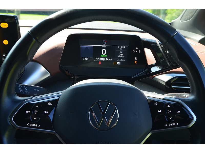 Volkswagen ID.4 Pure 52kWh Life SUV 5dr Electric Auto (148 ps) | 1 FORMER KEEPER|VAT QUALIFYING - U10853