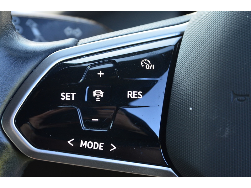 Volkswagen ID.4 Pure 52kWh Life SUV 5dr Electric Auto (148 ps) | 1 FORMER KEEPER|VAT QUALIFYING - U10853