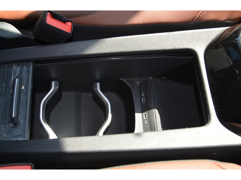 Volkswagen ID.4 Pure 52kWh Life SUV 5dr Electric Auto (148 ps) | 1 FORMER KEEPER|VAT QUALIFYING - U10853