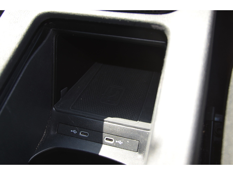 Volkswagen ID.4 Pure 52kWh Life SUV 5dr Electric Auto (148 ps) | 1 FORMER KEEPER|VAT QUALIFYING - U10853