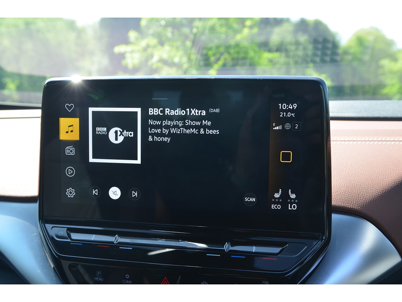 Volkswagen ID.4 Pure 52kWh Life SUV 5dr Electric Auto (148 ps) | 1 FORMER KEEPER|VAT QUALIFYING - U10853