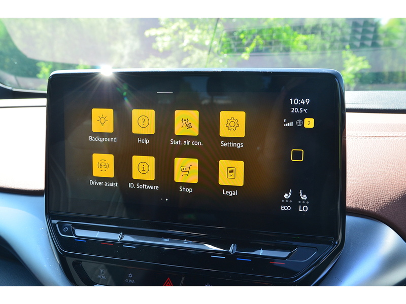 Volkswagen ID.4 Pure 52kWh Life SUV 5dr Electric Auto (148 ps) | 1 FORMER KEEPER|VAT QUALIFYING - U10853