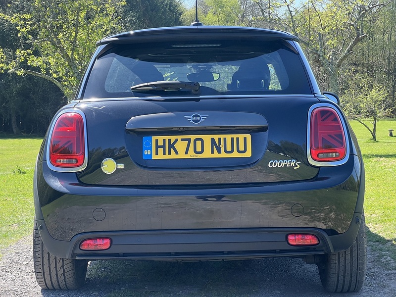 MINI Electric Hatch Cooper SE 32.6kWh Level 3 Hatchback 3dr Electric Auto (184 ps) | 1 FORMER KEEPER|VAT QUALIFYING - U10854