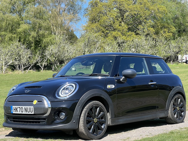 MINI Electric Hatch Cooper SE 32.6kWh Level 3 Hatchback 3dr Electric Auto (184 ps) | 1 FORMER KEEPER|VAT QUALIFYING - U10854