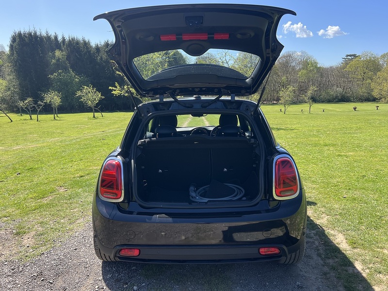 MINI Electric Hatch Cooper SE 32.6kWh Level 3 Hatchback 3dr Electric Auto (184 ps) | 1 FORMER KEEPER|VAT QUALIFYING - U10854