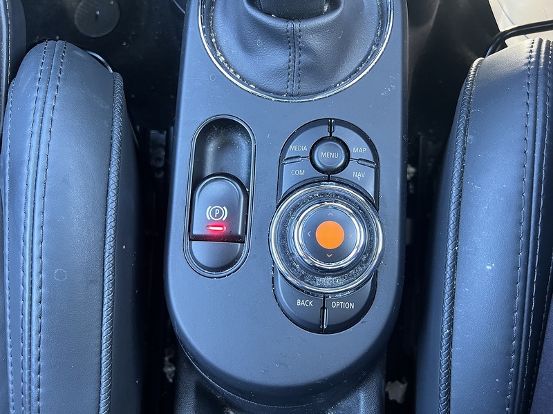 MINI Electric Hatch Cooper SE 32.6kWh Level 3 Hatchback 3dr Electric Auto (184 ps) | 1 FORMER KEEPER|VAT QUALIFYING - U10854