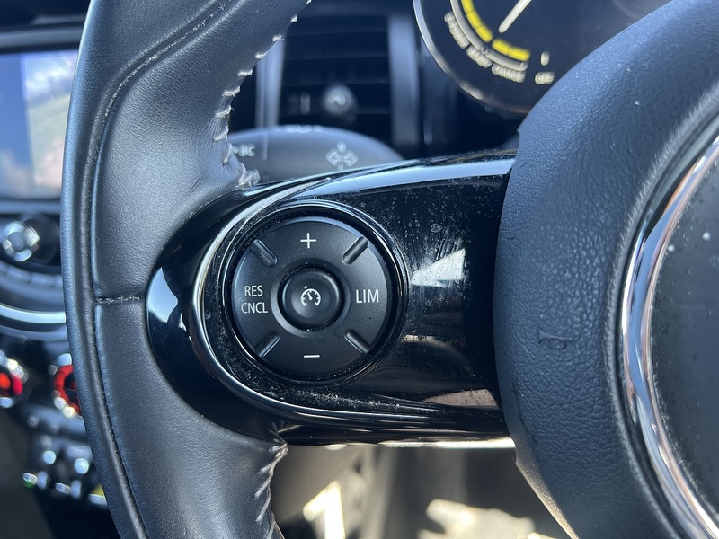 MINI Electric Hatch Cooper SE 32.6kWh Level 3 Hatchback 3dr Electric Auto (184 ps) | 1 FORMER KEEPER|VAT QUALIFYING - U10854