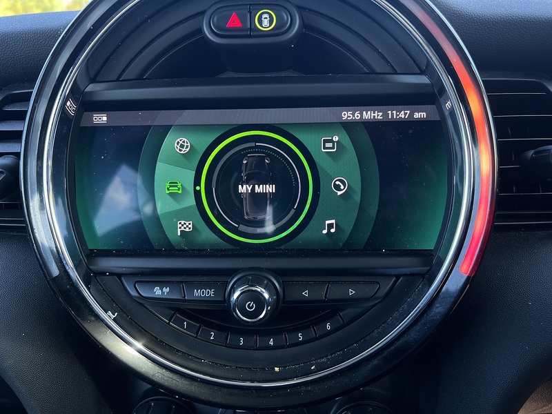 MINI Electric Hatch Cooper SE 32.6kWh Level 3 Hatchback 3dr Electric Auto (184 ps) | 1 FORMER KEEPER|VAT QUALIFYING - U10854