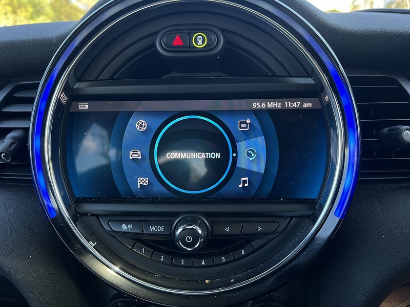 MINI Electric Hatch Cooper SE 32.6kWh Level 3 Hatchback 3dr Electric Auto (184 ps) | 1 FORMER KEEPER|VAT QUALIFYING - U10854