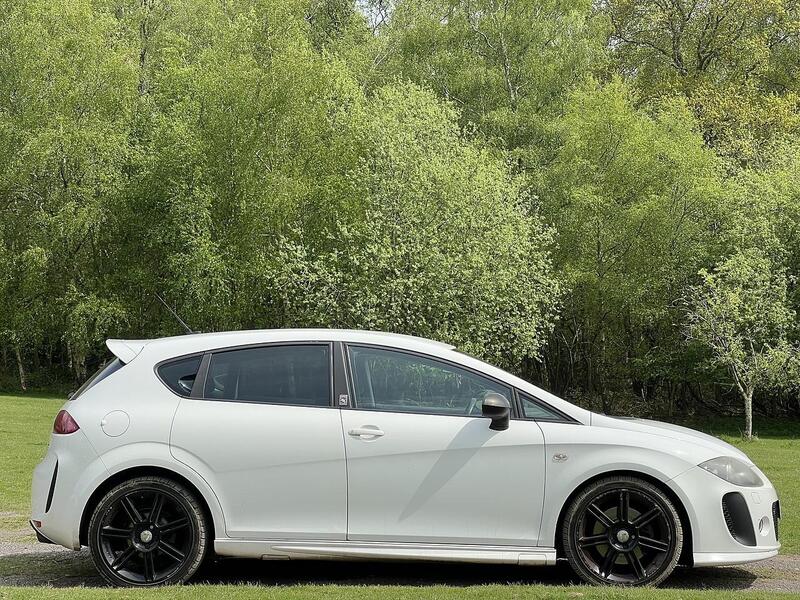 SEAT Leon 2.0 TDI CR FR+ Supercopa Hatchback 5dr Diesel Manual Euro 5 (170 ps) Hatchback Manual Diesel | - U10856