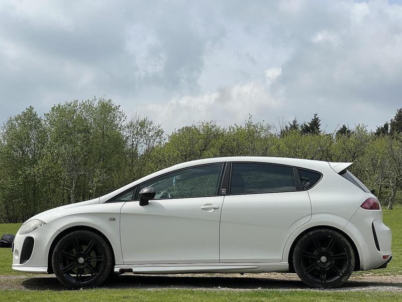 SEAT Leon 2.0 TDI CR FR+ Supercopa Hatchback 5dr Diesel Manual Euro 5 (170 ps) Hatchback Manual Diesel | - U10856