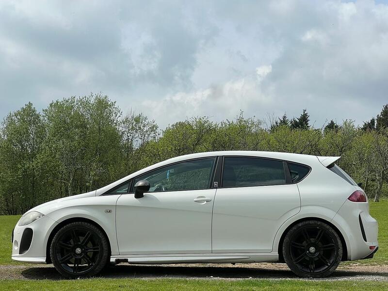 SEAT Leon 2.0 TDI CR FR+ Supercopa Hatchback 5dr Diesel Manual Euro 5 (170 ps) Hatchback Manual Diesel | - U10856