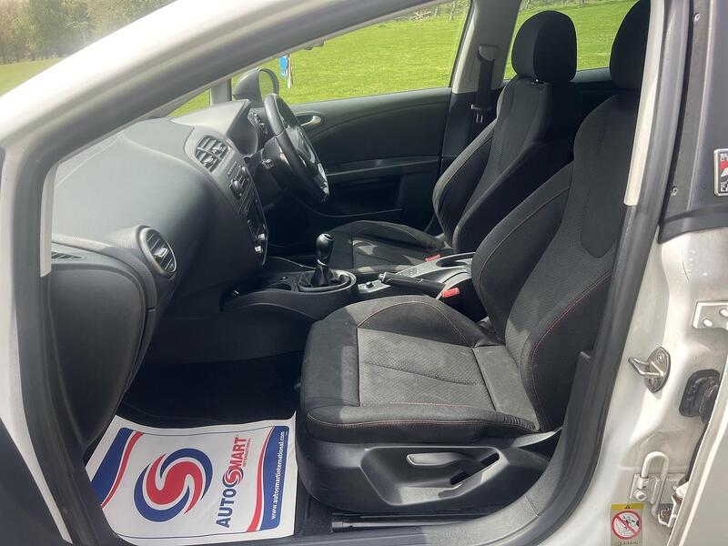 SEAT Leon 2.0 TDI CR FR+ Supercopa Hatchback 5dr Diesel Manual Euro 5 (170 ps) Hatchback Manual Diesel | - U10856