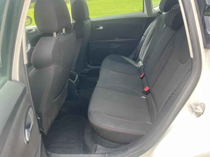 SEAT Leon 2.0 TDI CR FR+ Supercopa Hatchback 5dr Diesel Manual Euro 5 (170 ps) Hatchback Manual Diesel | - U10856