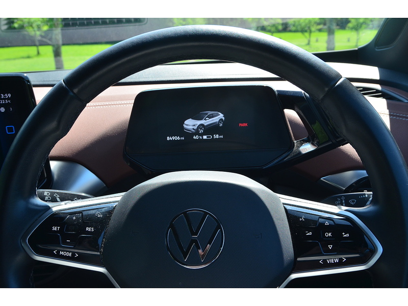 Volkswagen ID.4 Pure 52kWh Life SUV 5dr Electric Auto (148 ps) SUV Automatic Electric | 1 FORMER KEEPER|VAT - U10859