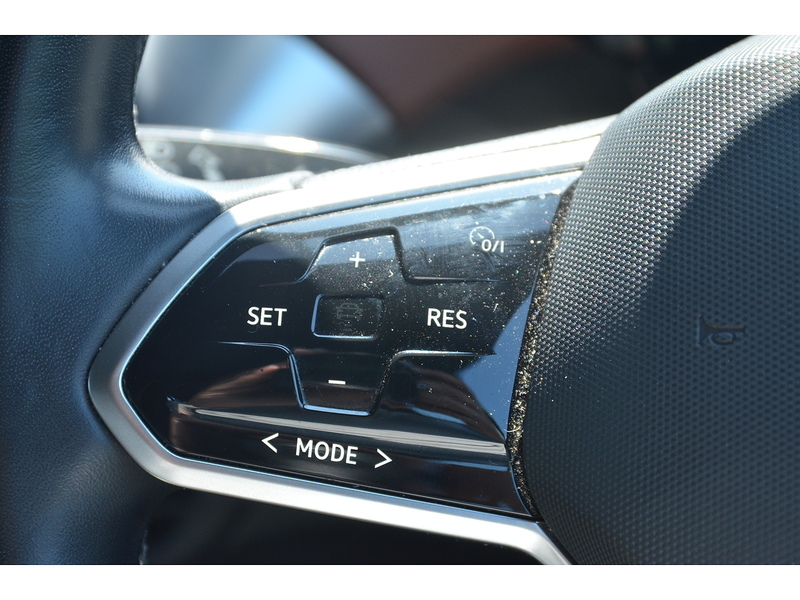 Volkswagen ID.4 Pure 52kWh Life SUV 5dr Electric Auto (148 ps) SUV Automatic Electric | 1 FORMER KEEPER|VAT - U10859