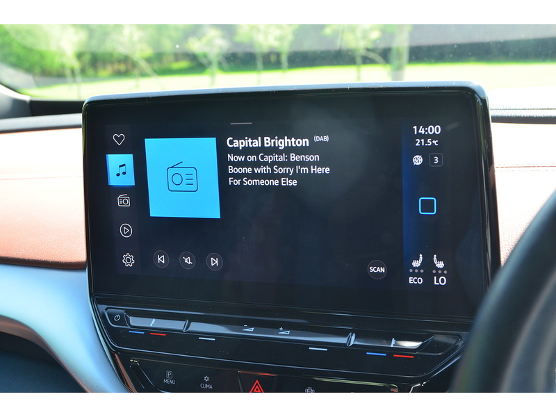 Volkswagen ID.4 Pure 52kWh Life SUV 5dr Electric Auto (148 ps) SUV Automatic Electric | 1 FORMER KEEPER|VAT - U10859