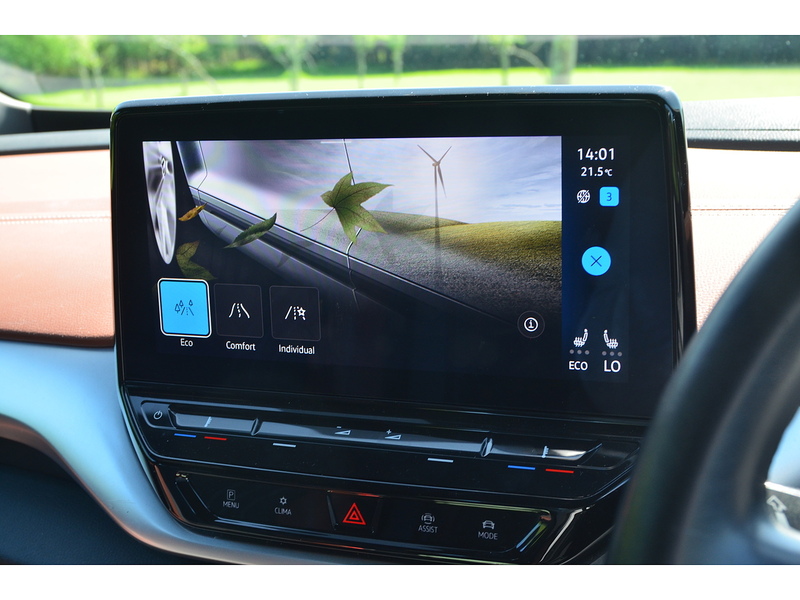 Volkswagen ID.4 Pure 52kWh Life SUV 5dr Electric Auto (148 ps) SUV Automatic Electric | 1 FORMER KEEPER|VAT - U10859