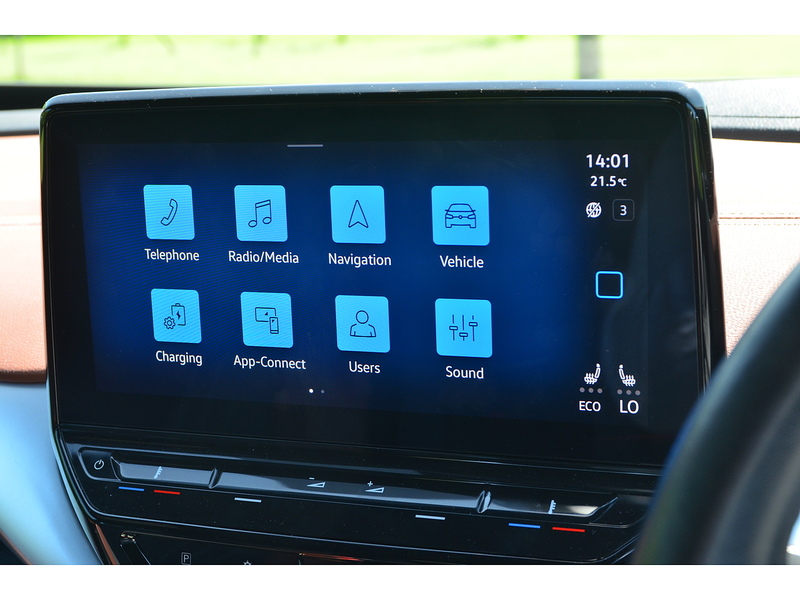 Volkswagen ID.4 Pure 52kWh Life SUV 5dr Electric Auto (148 ps) SUV Automatic Electric | 1 FORMER KEEPER|VAT - U10859