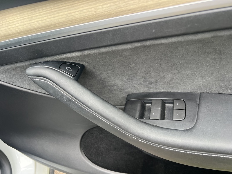 Tesla Model Y SUV 5dr Electric Auto RWD (346 ps) | 1 FORMER KEEPER|VAT QUALIFYING - U10860