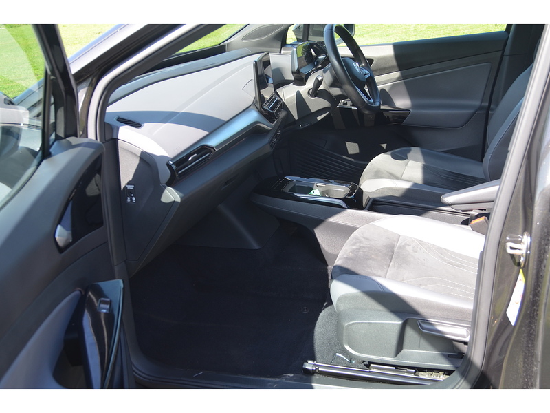 Volkswagen ID.4 Pure 52kWh Life SUV 5dr Electric Auto (148 ps) | 1 FORMER KEEPER|VAT QUALIFYING - U10861