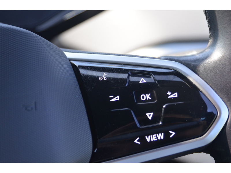 Volkswagen ID.4 Pure 52kWh Life SUV 5dr Electric Auto (148 ps) | 1 FORMER KEEPER|VAT QUALIFYING - U10861