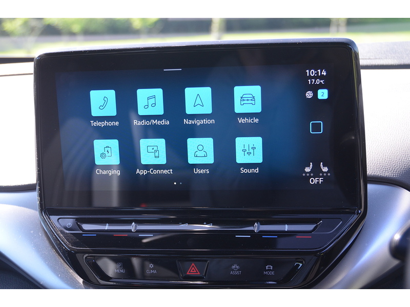 Volkswagen ID.4 Pure 52kWh Life SUV 5dr Electric Auto (148 ps) | 1 FORMER KEEPER|VAT QUALIFYING - U10861