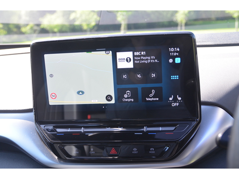 Volkswagen ID.4 Pure 52kWh Life SUV 5dr Electric Auto (148 ps) | 1 FORMER KEEPER|VAT QUALIFYING - U10861