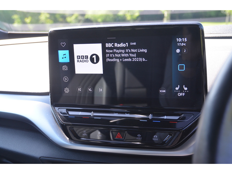 Volkswagen ID.4 Pure 52kWh Life SUV 5dr Electric Auto (148 ps) | 1 FORMER KEEPER|VAT QUALIFYING - U10861