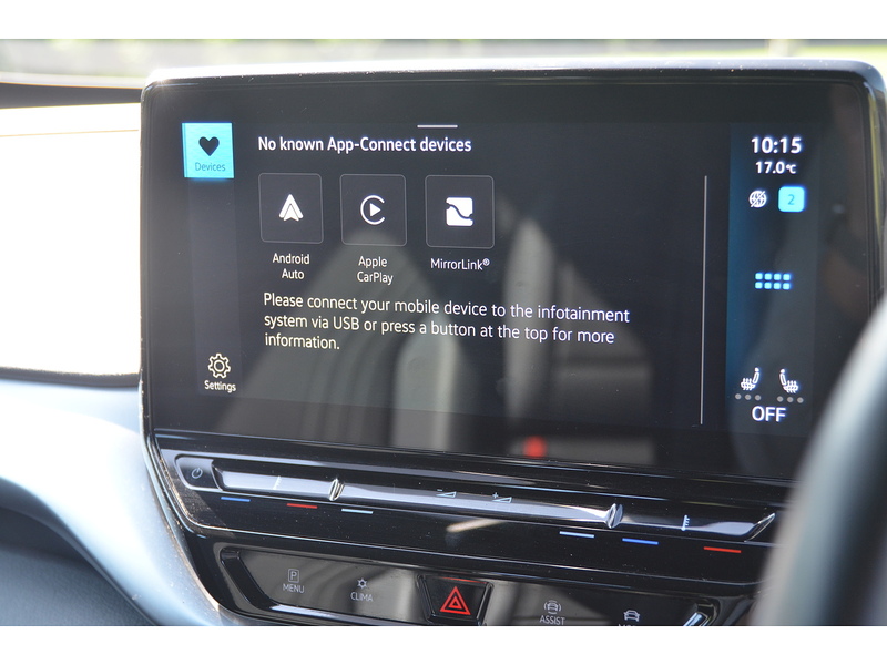 Volkswagen ID.4 Pure 52kWh Life SUV 5dr Electric Auto (148 ps) | 1 FORMER KEEPER|VAT QUALIFYING - U10861