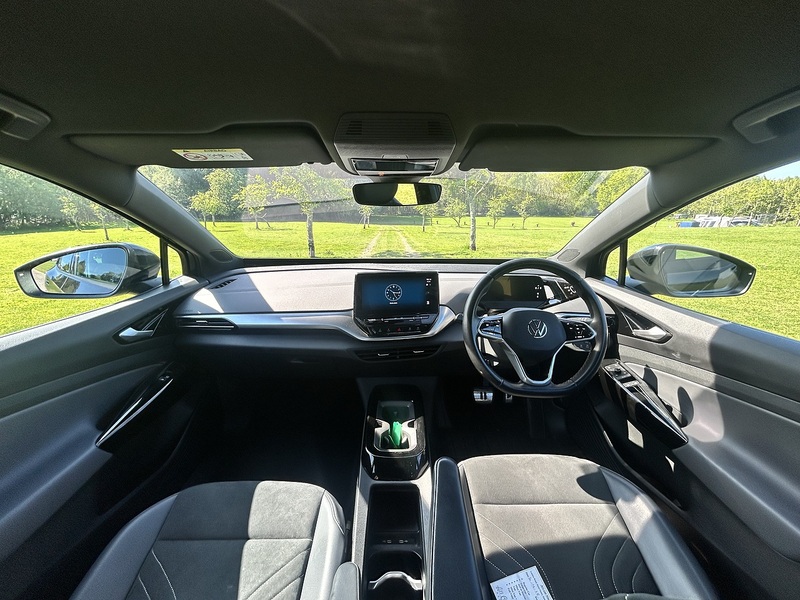 Volkswagen ID.4 Pure 52kWh Life SUV 5dr Electric Auto (148 ps) | 1 FORMER KEEPER|VAT QUALIFYING - U10861