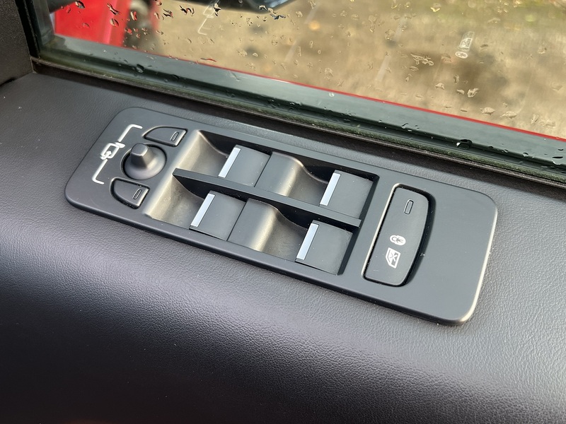 Land Rover Discovery Sport 1.5 P300e 12.2kWh R-Dynamic HSE SUV 5dr Petrol Plug-in Hybrid Auto 4WD Euro 6 (s/s) (309 ps) | - U10863