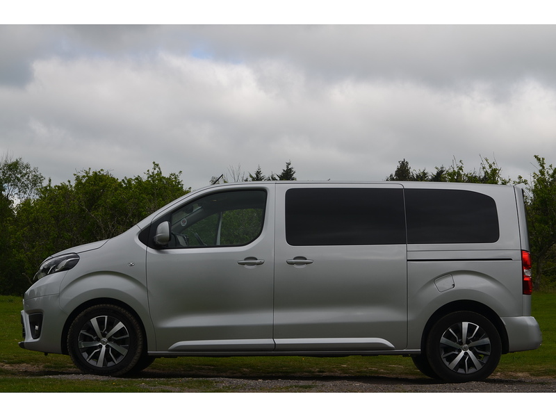 Toyota PROACE Verso 2.0D Family Medium MPV 5dr Diesel Manual MWB Euro 6 (s/s) (8 Seat) (150 ps) | NO VAT|PRIVACY|8 - U10864