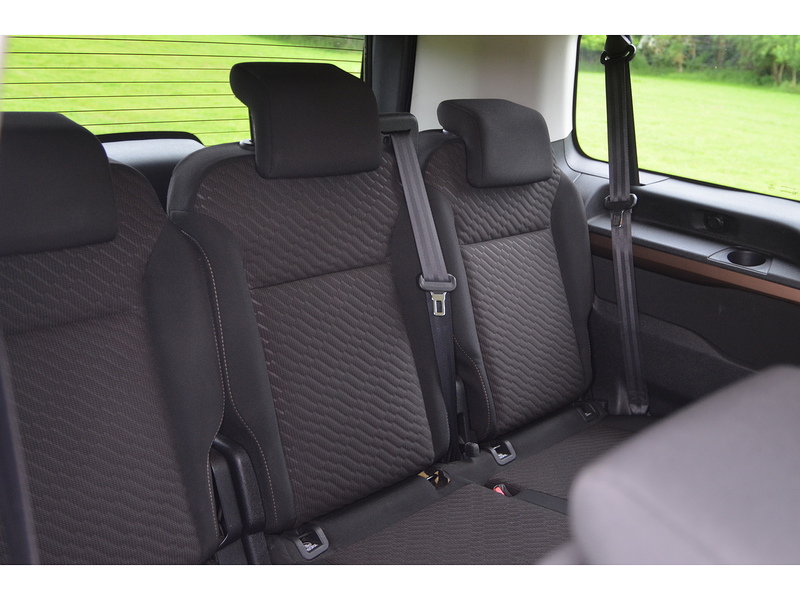 Toyota PROACE Verso 2.0D Family Medium MPV 5dr Diesel Manual MWB Euro 6 (s/s) (8 Seat) (150 ps) | NO VAT|PRIVACY|8 - U10864