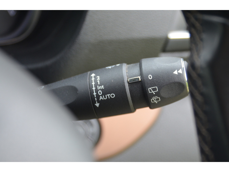 Toyota PROACE Verso 2.0D Family Medium MPV 5dr Diesel Manual MWB Euro 6 (s/s) (8 Seat) (150 ps) | NO VAT|PRIVACY|8 - U10864