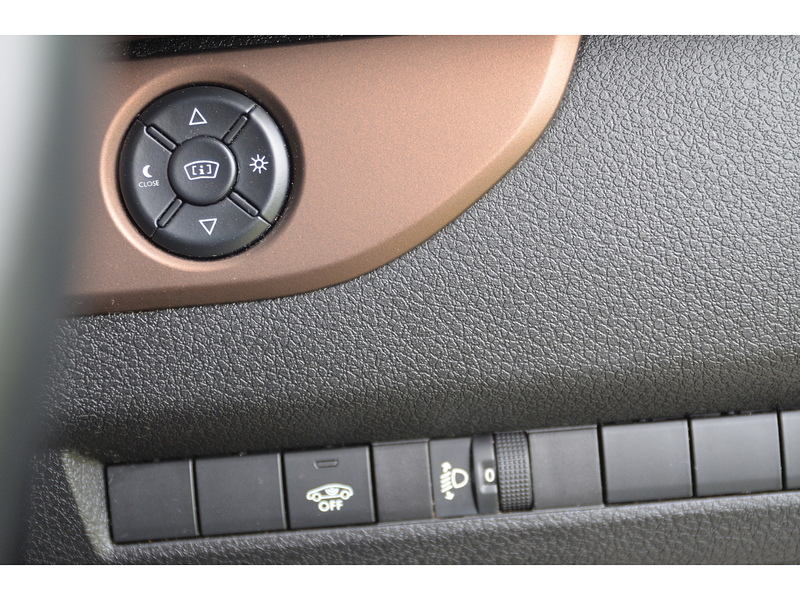 Toyota PROACE Verso 2.0D Family Medium MPV 5dr Diesel Manual MWB Euro 6 (s/s) (8 Seat) (150 ps) | NO VAT|PRIVACY|8 - U10864