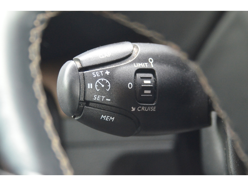 Toyota PROACE Verso 2.0D Family Medium MPV 5dr Diesel Manual MWB Euro 6 (s/s) (8 Seat) (150 ps) | NO VAT|PRIVACY|8 - U10864