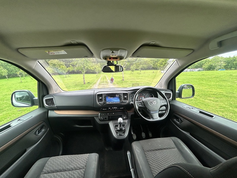 Toyota PROACE Verso 2.0D Family Medium MPV 5dr Diesel Manual MWB Euro 6 (s/s) (8 Seat) (150 ps) | NO VAT|PRIVACY|8 - U10864