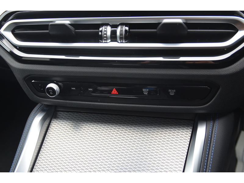 BMW i4 40 83.9kWh M Sport Gran Coupe 5dr Electric Auto eDrive (340 ps) Hatchback Automatic Electric | 1 - U10871