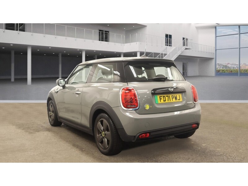 MINI Electric Hatch Cooper SE 32.6kWh Level 1 Hatchback 3dr Electric Auto (184 ps) | 1 FORMER KEEPER|VAT QUALIFYING - U10873