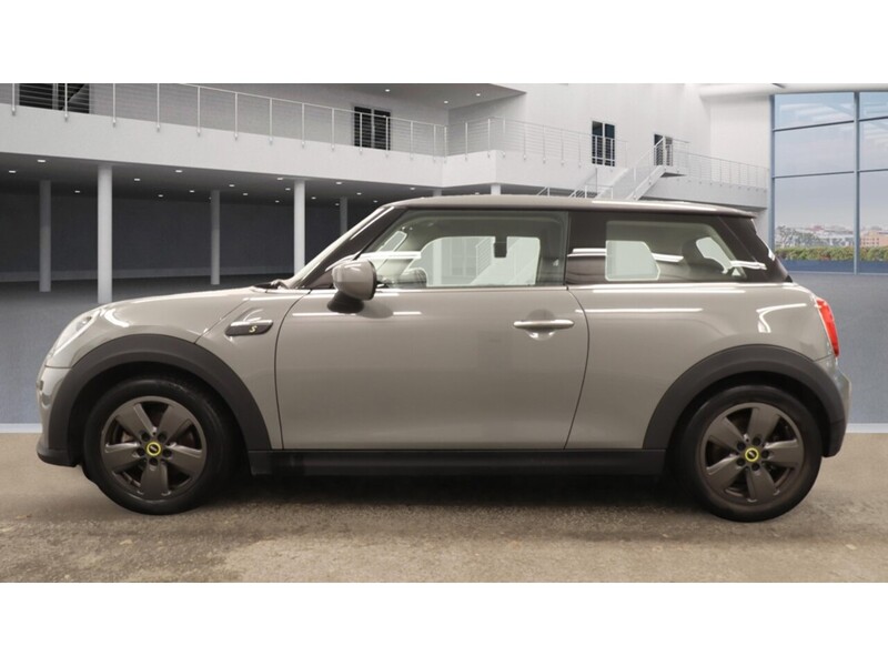 MINI Electric Hatch Cooper SE 32.6kWh Level 1 Hatchback 3dr Electric Auto (184 ps) | 1 FORMER KEEPER|VAT QUALIFYING - U10873