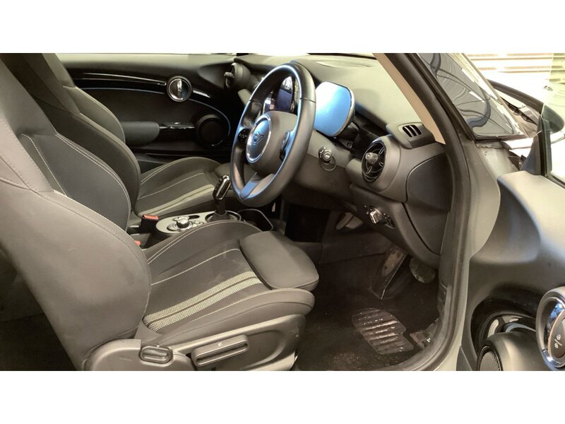 MINI Electric Hatch Cooper SE 32.6kWh Level 1 Hatchback 3dr Electric Auto (184 ps) | 1 FORMER KEEPER|VAT QUALIFYING - U10873