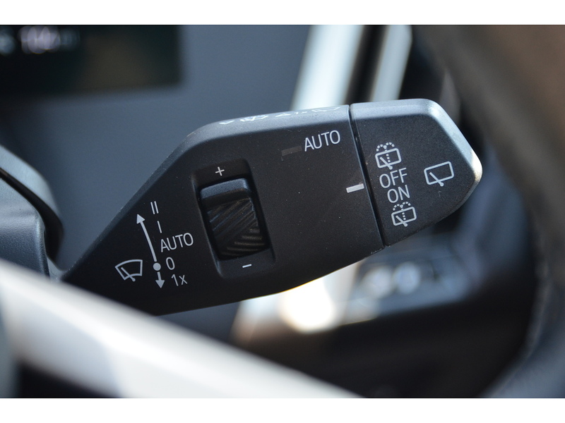 BMW iX 40 76.6kWh M Sport SUV 5dr Electric Auto xDrive (326 ps) SUV Automatic Electric - U10876