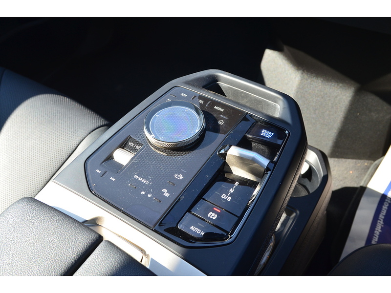 BMW iX 40 76.6kWh M Sport SUV 5dr Electric Auto xDrive (326 ps) SUV Automatic Electric - U10876