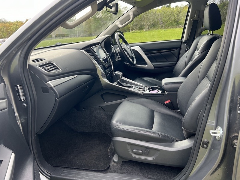 Mitsubishi Shogun Sport 2.4D 3 SUV 5dr Diesel Auto 4WD Euro 6 (181 ps) SUV Automatic Diesel | 1 FORMER KEEPER|VAT QUALIFYING - U10879